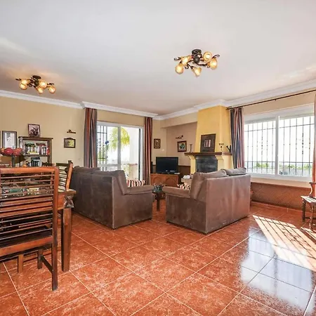 Villa Sleeps 6 Air Con Wifi Nerja