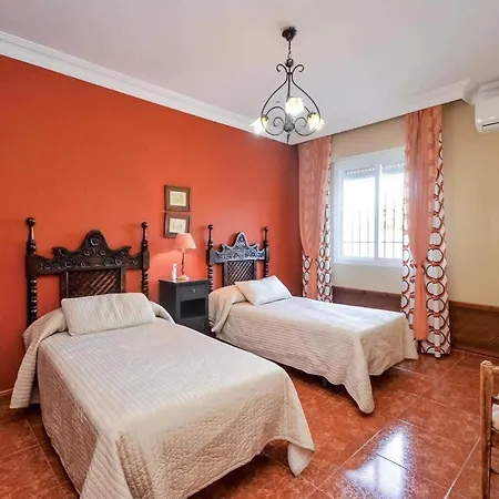 Sleeps 6 Air Con Wifi Villa *